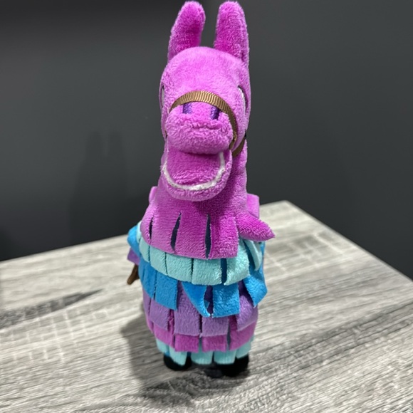 Fortnite: Loot Llama - Collectible Plush Toy - Picture 2 of 8